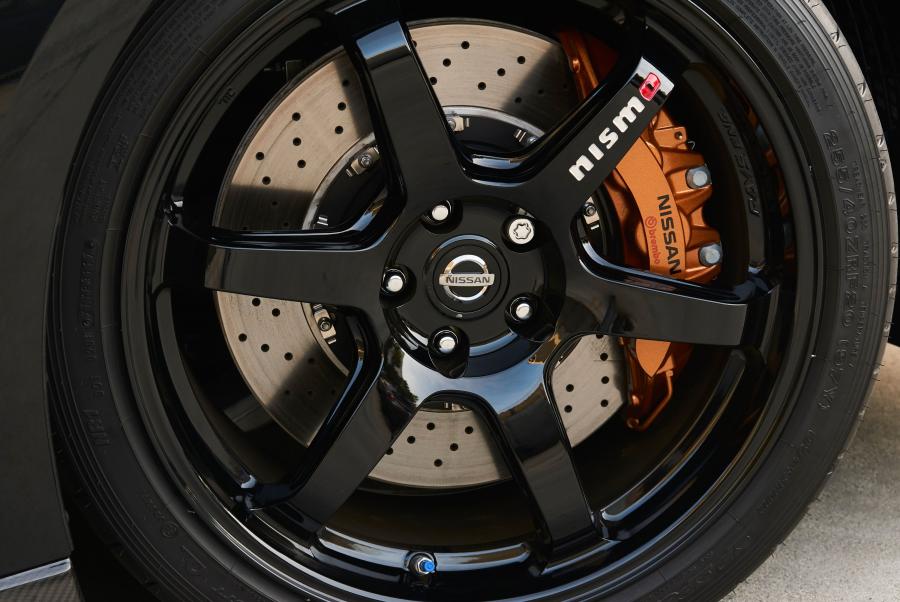 Колеса Nissan GT-R Nismo (R35) 2016 года  (NA) (фото 23 из 24)
